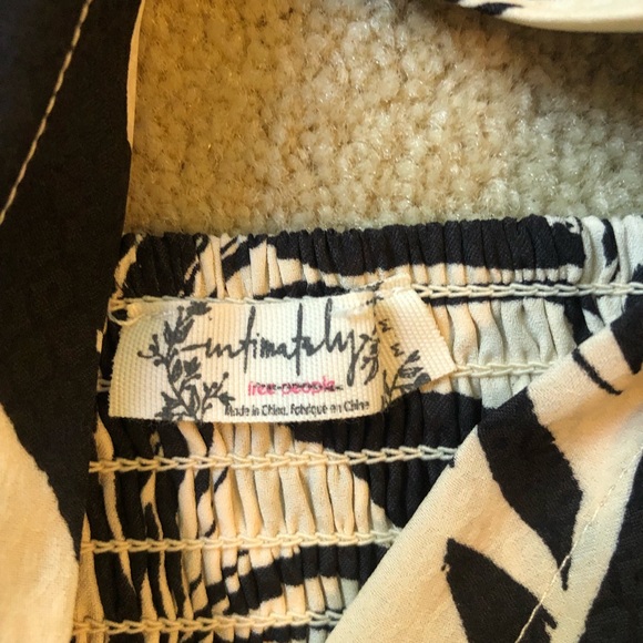 Boho Chic Tropical Cross Over Halter Crop Top - Picture 6 of 6